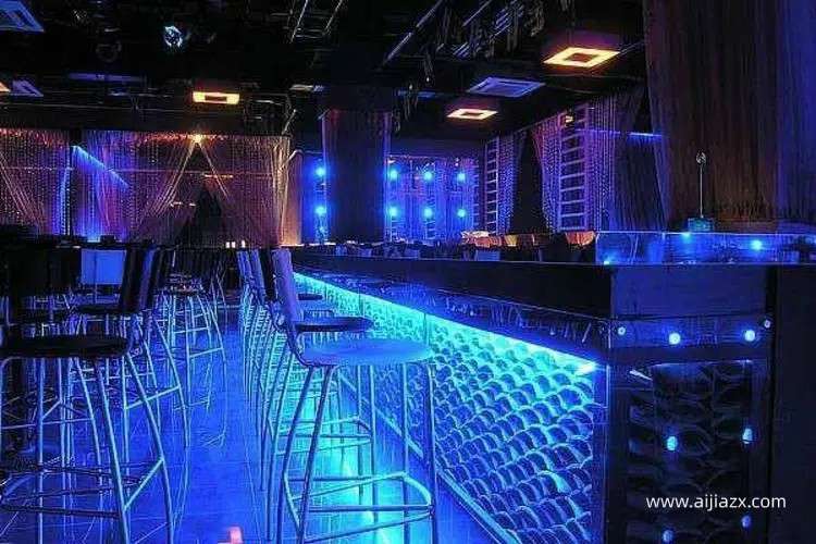 鄭州音樂酒吧裝修設(shè)計，高回頭率的音樂酒吧設(shè)計裝修